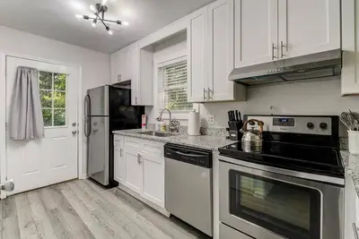 Image de 2br\/2ba Cottage centrally located in Midtown