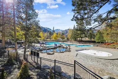 Image de Everline Premium Studio w/ Palisades Views # 636