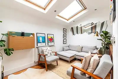 Image de Modern & Airy 2-Bed Gem in Trendy Stoke Newington
