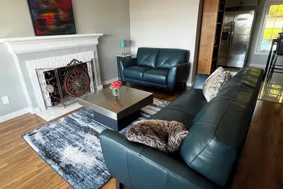 Image de Spacious 4-bedroom house with Ac, in El Cerrito Ca with views of Mt. Tamalpais,