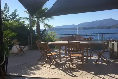 Image de Belle Villa neuve pieds dans l'eau avec piscine, vue mer à 180 degrés