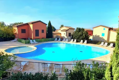 Image de Maison de vacances dans résidence avec Piscine, à proximité de la plage de Lozari