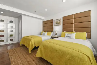 Image de Palm Beach Center Luxury Apt, 2Queen Beds-Kitchenette-Pool, Beach, Free Parking
