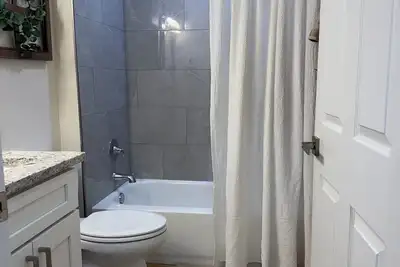 Image de 2-bedroom apartment in brilliant Avon Park with Ac, WiFi. Enjoy your stay