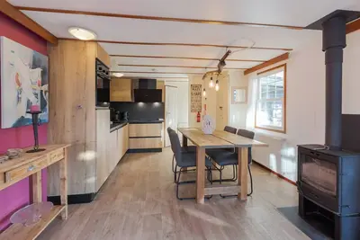 Image de Chalet with Fireplace in the Heart of Veluwe