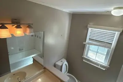 Image de Spacious 4-bedroom house with Ac, WiFi in charming Fayetteville