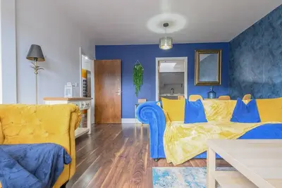 Chic Family Retreat in Heart of Leeds