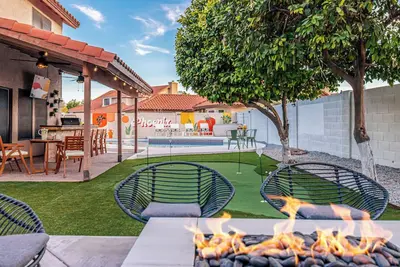 Image de Spacious 4-bedroom house Near Scottsdale. Heated Pool & Hot tub/Game Room