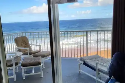 Image de Just Beachy a Direct Ocean Front 2-bdr condo on Drive Ormond Beach w/Heated Pool