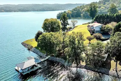 Image de Breathtaking Lake Views | Private Boat Ramp, Sleeps 12!