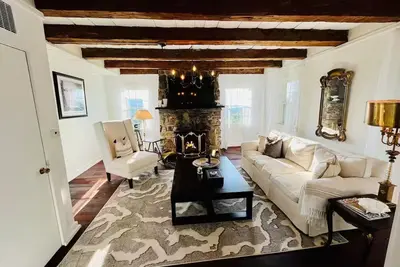Image de The Parsonage @ Preston - Potter Hollow, 15 min to Windham, 35 min to Hudson