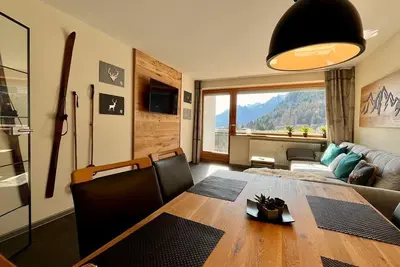 Image de Panorama Lodge 11 Edelweiss - Wild green