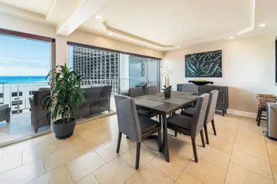 Image de Huge Luxury Penthouse, Free Parking and Wifi