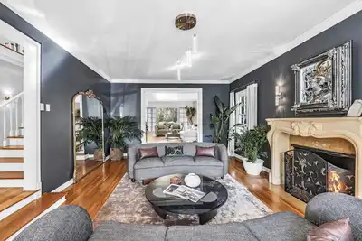 Image de Spacious 6-bedroom house in the hart of Beverly Hills. 1 block from Rodeo Drive.