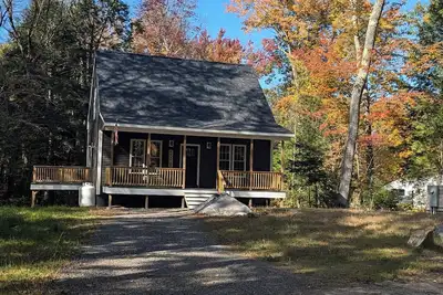 Image de Newly Built Cottage Big Sebago 3br + loft, beach, hot tub, Ac. 30 min Portland