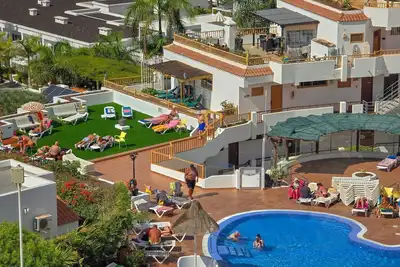 Image de 2 chambres, piscine, Wi-Fi, balcon, vue mer, 50 mts. de la plage