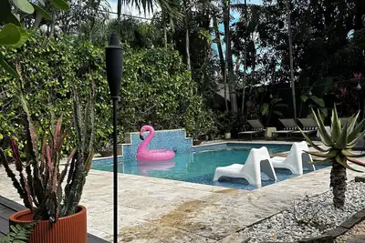 Image de Tropical Oasis in Miami. Heated pool, firepit.