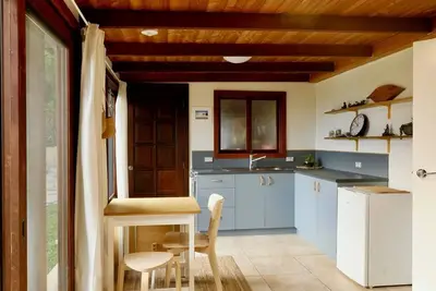 Image de Private Access Retreat 1 Queen Bedroom w Stunning Pool and Ocean Views
