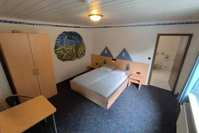 Image de Comfortable and versatile room-perfect for relaxation, work and exchange