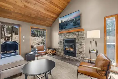 Image de Red Fir Lodge: New Hot Tub, 8 Sharc Passes, New Ac, Game Room, Kid Games & Toys