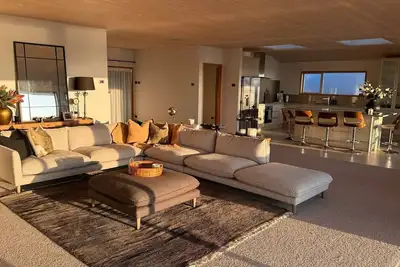Image de Spectacular Waterfront Sanctuary plus 1 brm self contained Cottage
