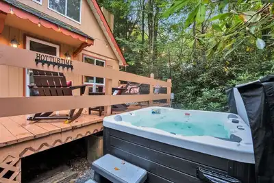 Image de Camp Rock in the Poconos | Hot Tub & Firepit
