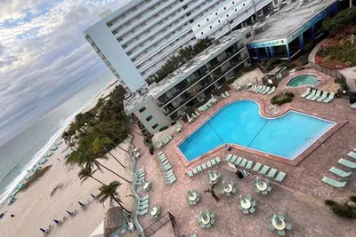 Image de On the Ocean! Amazing Views! 2bd 2bth in a lovely resort with all the amenities!