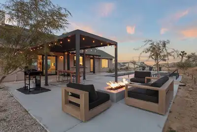 Image de Welcome to the Zendo House - Saltwater Pool, Hot Tub & Firepit