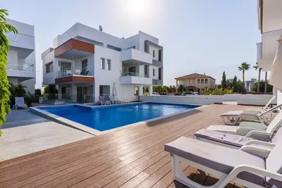 Image de Valleria - 2 Br Apartment W\/ Pool in Larnaca