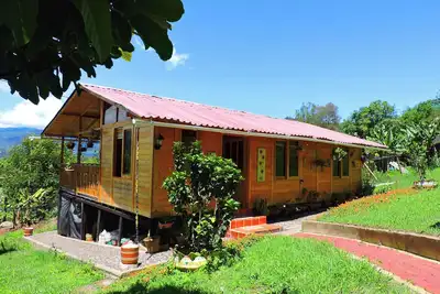 Image de CaracolĂ Cabin. Quiet, on the way to the lagoon, one minute from town!