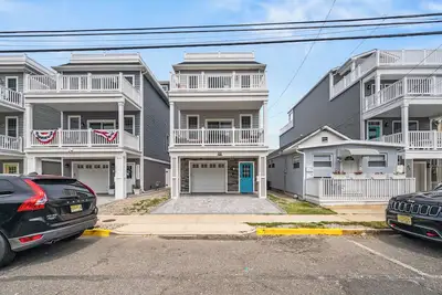 Image de Family friendly home w/open rooftop! Walk to beach & boardwalk fun!