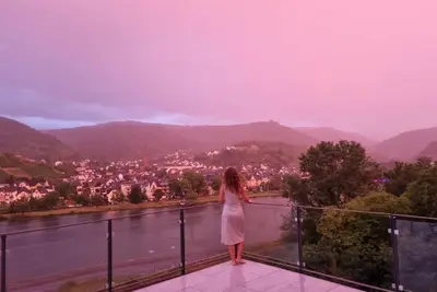 Image de Penthouse with fantastic panoramic view of the Moselle & Xxl balcony, near Cochem, Elz Castle