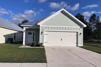 Image de Close to Sports Complex, Owa, beaches, shopping. Central to all the fun! King bed