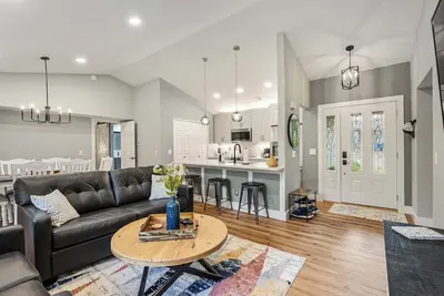 Image de Fairway on the Trail! Cozy 2-bedroom townhome, ride out Back 40/golf course.
