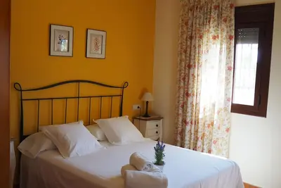 Image de House with fenced garden, ideal for families. Near mountain and Ebro Delta.