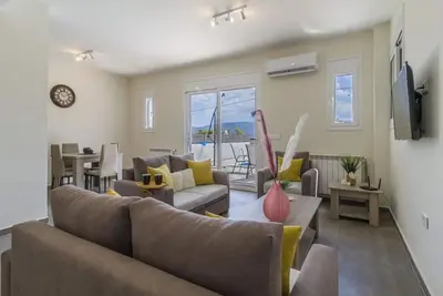 Image de Enchanted Sunlit Villa Retreat 1