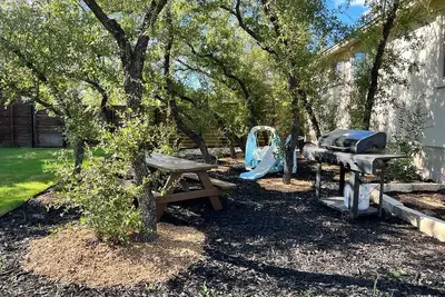Image de Tranquil Lago Vista Lake House wi\/ Pool 5 minutes to the Lake and 40 mins to Atx