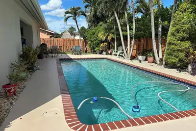 Image de Confortable  4-Bedroom 2 Bath Home With Pool In The Center Of Miami.