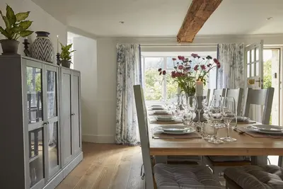 Image de Lavender Cottage - sleeps 10 guests  in 4 bedrooms