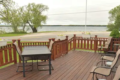 Image de Bear Lake Garden House - 3 Bedroom house with Wi-Fi and Large Deck