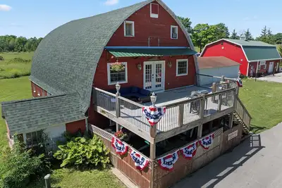 Image de 4-bedroom barn in terrific Sister Bay with WiFi, Ac. Enjoy your stay