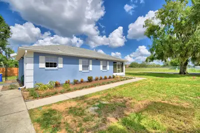 Image de Charming Eagle Lake Getaway: Relax & Unwind Near Scenic Trails & Nature Spots!