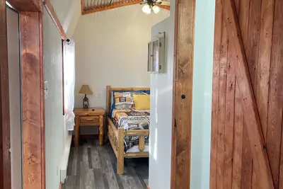Image de Charming 2-bedroom cabin with WiFi and Ac in Licking