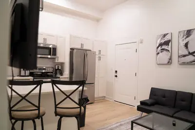 Image de A Home Away From Home In Fells Point