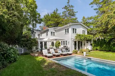 Image de Upton House Bellport Village