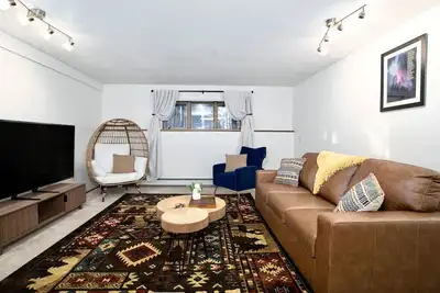Image de Cozy Bear Den Rustic Cabin