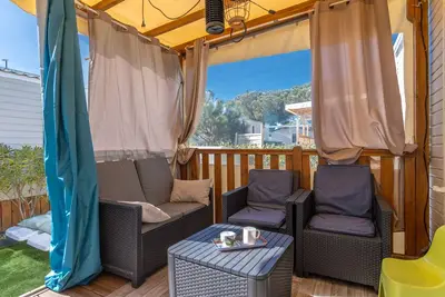 Image de Mobile Home 'Bora Bora Canet En Roussillon' avec piscine partagée, terrasse privée et climatisation