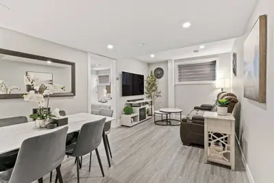 Image de Luxury Living: Exclusive Legal Suite