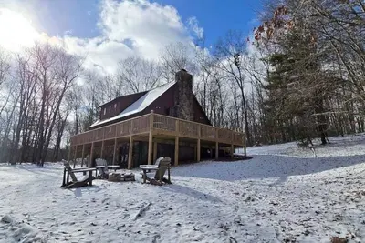 Image de Wandering Woods- Dog-friendly 3 bedroom home with lake access and hot tub!