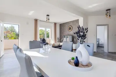 Image de Belle maison de vacances pour 8 personnes avec climatisation, piscine, Wifi, Tv et terrasse